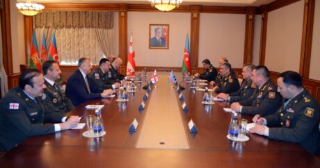 Министр обороны Азербайджана встретился с командующим Силами обороны Грузии