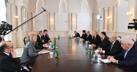 Ильхам Алиев принял министра по делам предприятий и продукции «Сделано в Италии» Италии