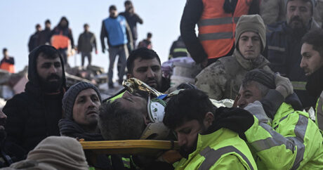 Жителя турецкого Адыямана спасли из-под завалов спустя 77 часов после землетрясения
