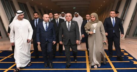 Премьер-министр Азербайджана прибыл с рабочим визитом в ОАЭ