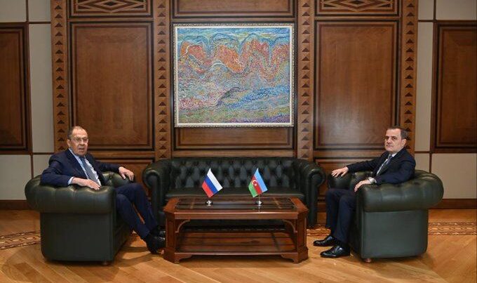 В Баку проходит встреча глав МИД Азербайджана и РФ