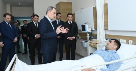 Джейхун Байрамов посетил раненых в результате теракта в посольстве Азербайджана в Тегеране