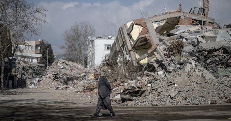 Число жертв землетрясений в Турции превысило 44,3 тыс