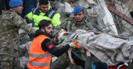 В Хатае через 65 часов после землетрясения из под завалов спасли мальчика