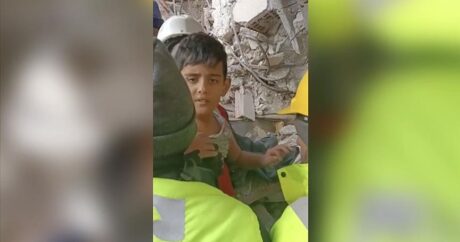 На юге Турции спустя 150 часов после землетрясения спасли мать с ребенком