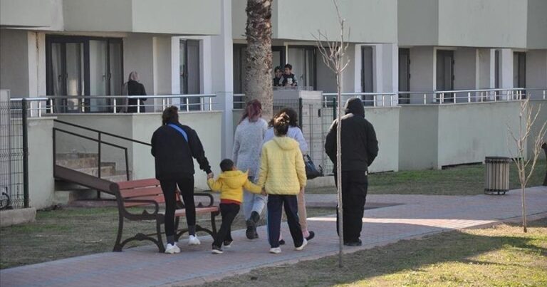 Пострадавших из зоны бедствия размещают в гостиницах 21 района Турции