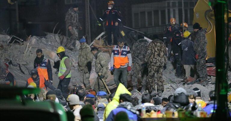 Число жертв землетрясения в Турции достигло 6 234
