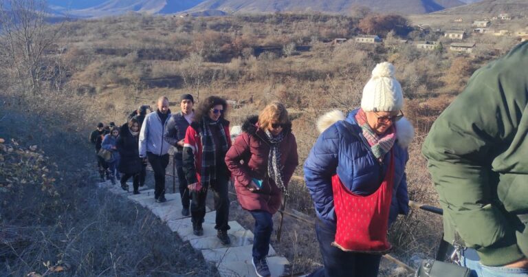 Началась поездка группы международных путешественников в Карабах и Восточный Зангезур