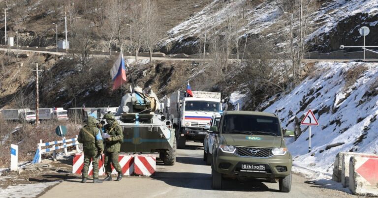 По Лачинской дороге беспрепятственно проехали 28 автомобилей миротворцев