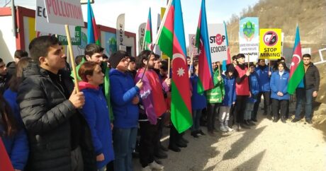 Мирная акция азербайджанских экоактивистов на Лачинской дороге продолжается