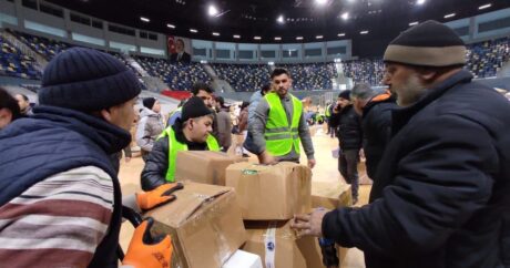 В Азербайджане продолжается сбор гумпомощи для пострадавших от землетрясения в Турции