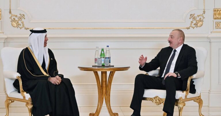 Президент Ильхам Алиев принял члена Высшего совета Объединенных Арабских Эмиратов