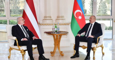 Состоялась встреча президентов Азербайджана и Латвии в узком составе