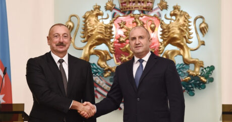 Президент Ильхам Алиев поздравил президента Болгарии