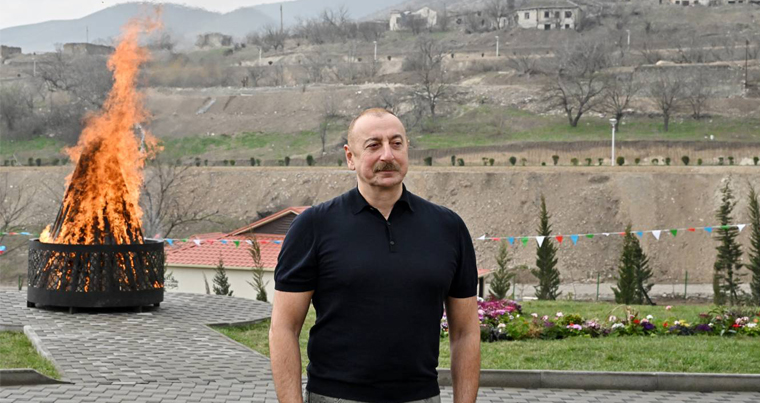 Президент Ильхам Алиев поздравил азербайджанский народ с праздником