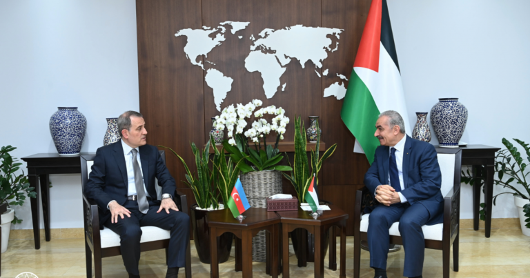 Джейхун Байрамов встретился с премьер-министром Палестины