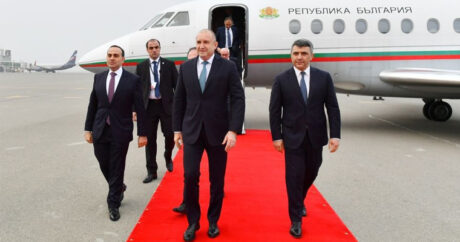 Президент Болгарии Румен Радев прибыл с рабочим визитом в Азербайджан