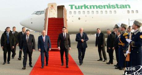 Президент Туркменистана прибыл с визитом в Азербайджан