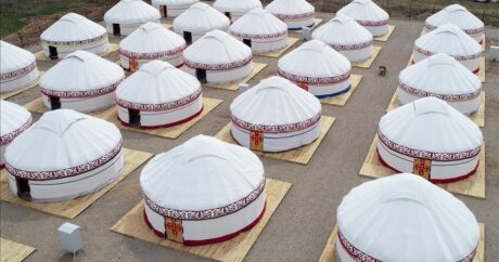 В зоне бедствия в Турции развернут палаточный городок из кыргызских юрт