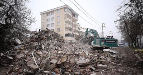 В эпицентре февральских землетрясений в Турции продолжается разбор завалов