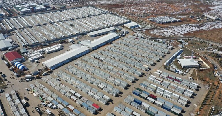 В зоне бедствия Турции развернуто 332 палаточных городка