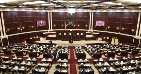 Парламент Азербайджана принял отчет Счетной палаты