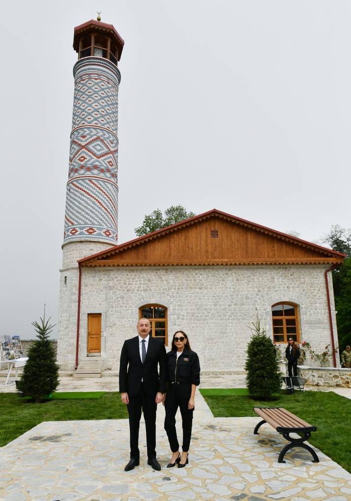 Саатлы азербайджан. Шуша мечеть Азербайджан. Мечеть. Азан мечеть.