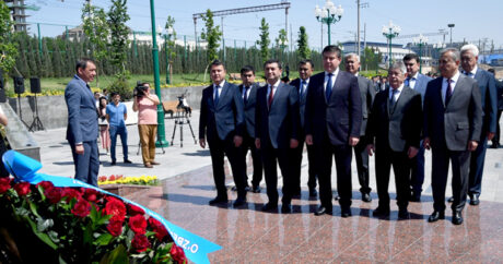 В Ташкенте почтили память Гейдара Алиева
