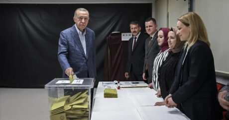 Эрдоган проголосовал на выборах президента и парламента