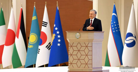 Шавкат Мирзиёев принял участие в Самаркандском саммите ЕБРР