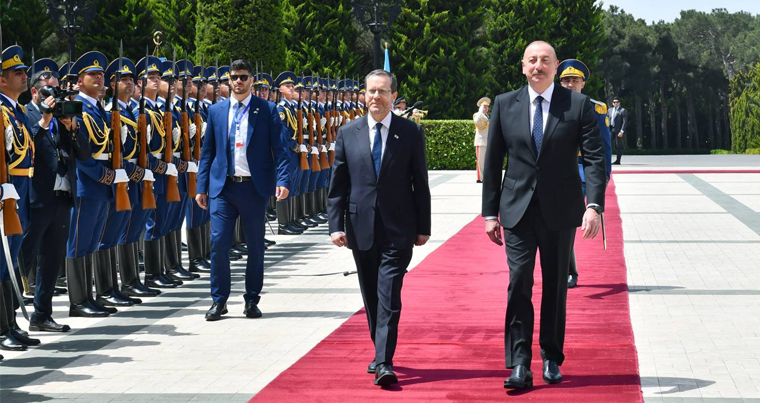 В Баку состоялась церемония официальной встречи Президента Израиля