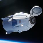 Корабль Crew Dragon с космическими туристами вернулся на Землю