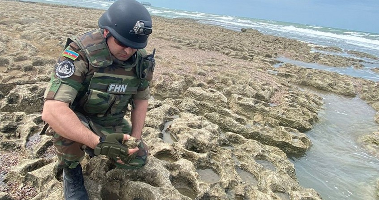 На берегу Каспийского моря обнаружена граната