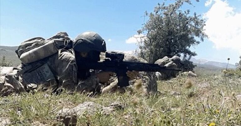 На севере Сирии турецким военным сдался террорист YPG