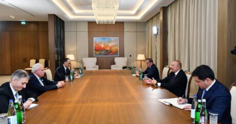 Президент Ильхам Алиев принял министра иностранных дел Палестины
