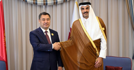 Президент Садыр Жапаров встретился с Эмиром Катара