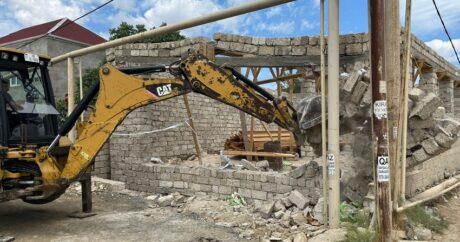 В Баку снесены незаконно строящиеся объекты