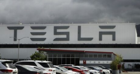 Tesla выпустит более дешевые версии электромобилей S и X в Северной Америке