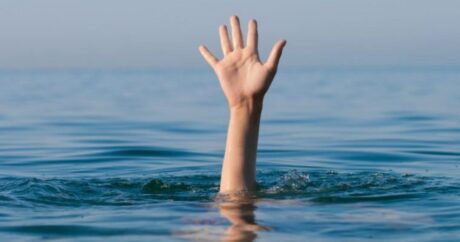 В Баку найдены тела двух из четырех утонувших в море