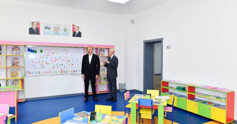 Ильхам Алиев принял участие в открытии нового здания полной средней школы-лицея имени Мухаммеда Физули