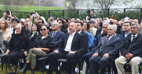 Ильхам Алиев и Мехрибан Алиева приняли участие в праздничном мероприятии «День города Лачин»
