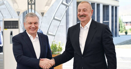 Президенты Азербайджана и Узбекистана встретились с жителями, переселившимися в новые дома в городе Физули
