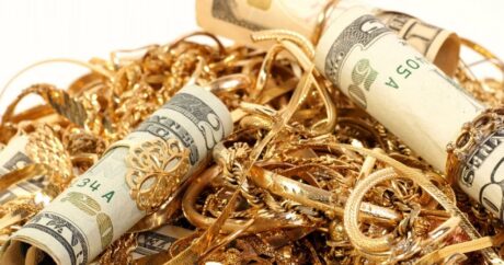 В Баку из квартиры украли крупную сумму денег и золотые украшения