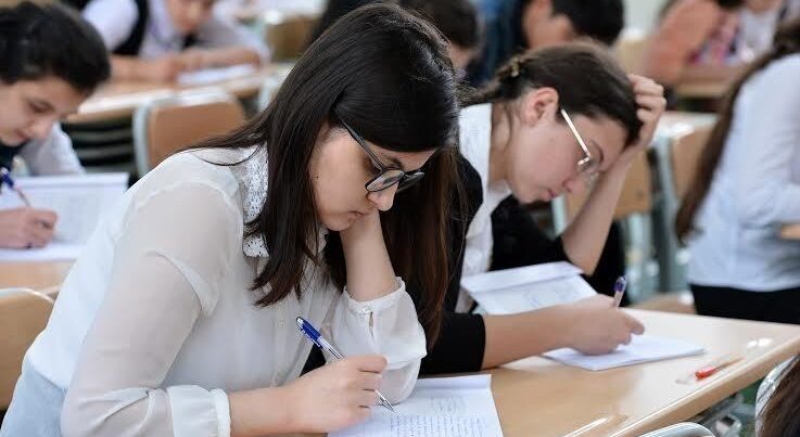 В Азербайджане продолжается прием документов в колледжи