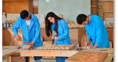 В Азербайджане названо число поступающих в учреждения профобразования