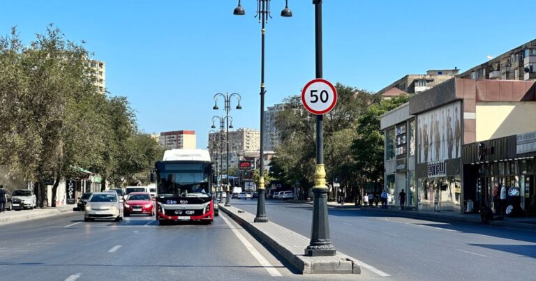 Ограничение скорости снижено еще на двух улицах Баку