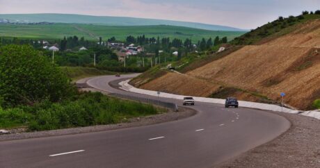 На участке автотрассы Баку-Шамахы-Евлах ограничено движение транспорта
