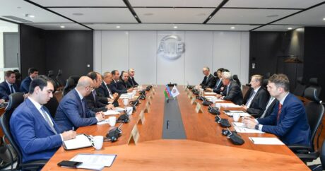 Азербайджан обсудил проекты, реализуемые при поддержке АИИБ