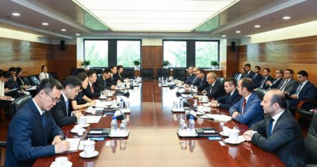 Азербайджан и Китай обсудили расширение сотрудничества в области инвестиций и торговли