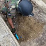 В Баку на кладбище найдены пистолет и ручная граната